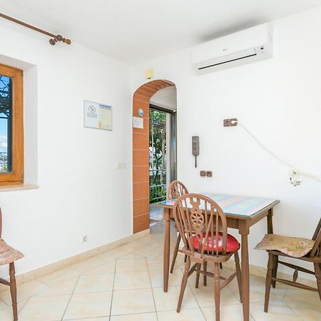 Seaside Apartments With A Swimming Pool Okrug Gornji, Ciovo - 11374 Trogir Ngoại thất bức ảnh