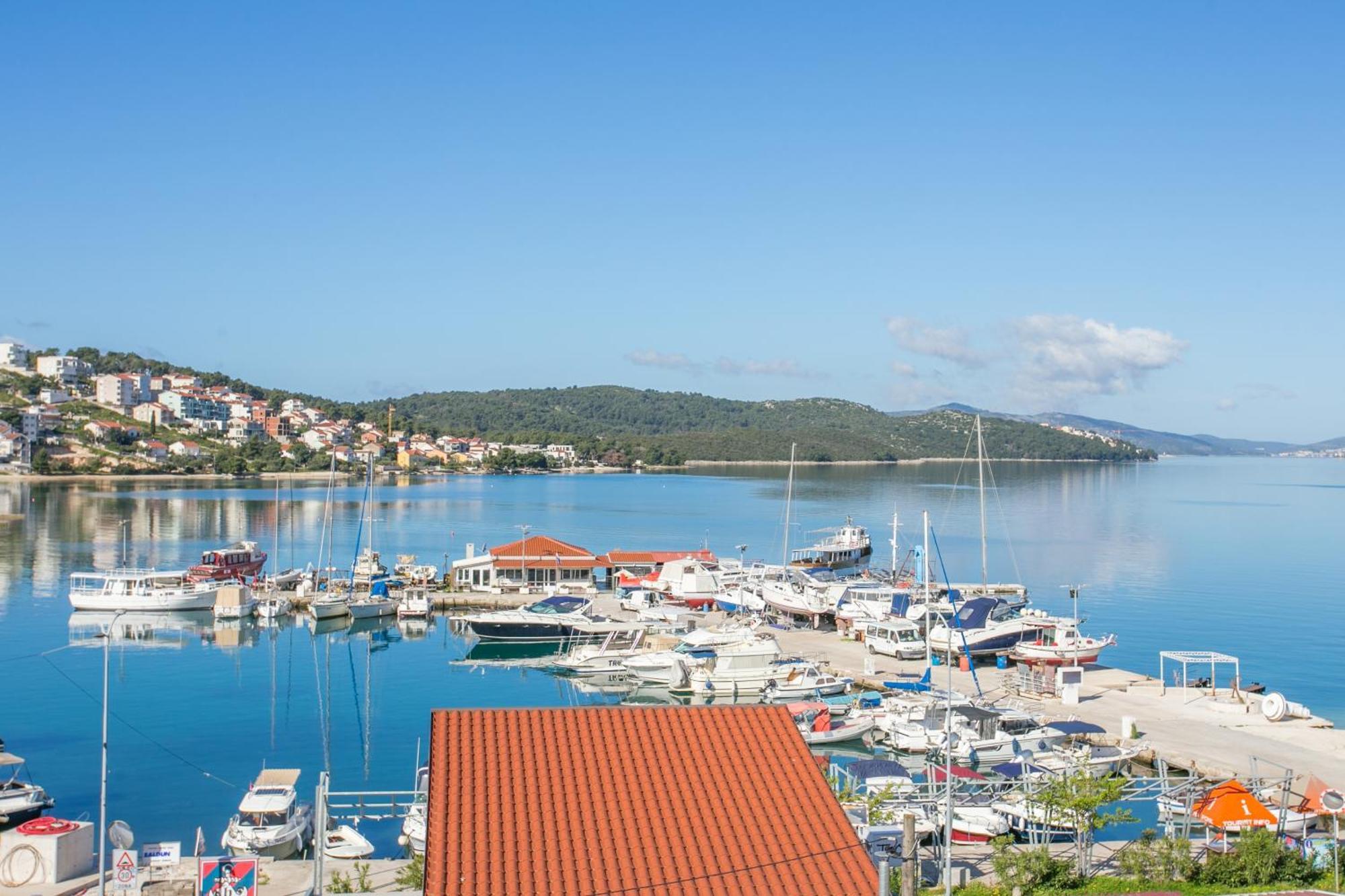 Seaside Apartments With A Swimming Pool Okrug Gornji, Ciovo - 11374 Trogir Ngoại thất bức ảnh