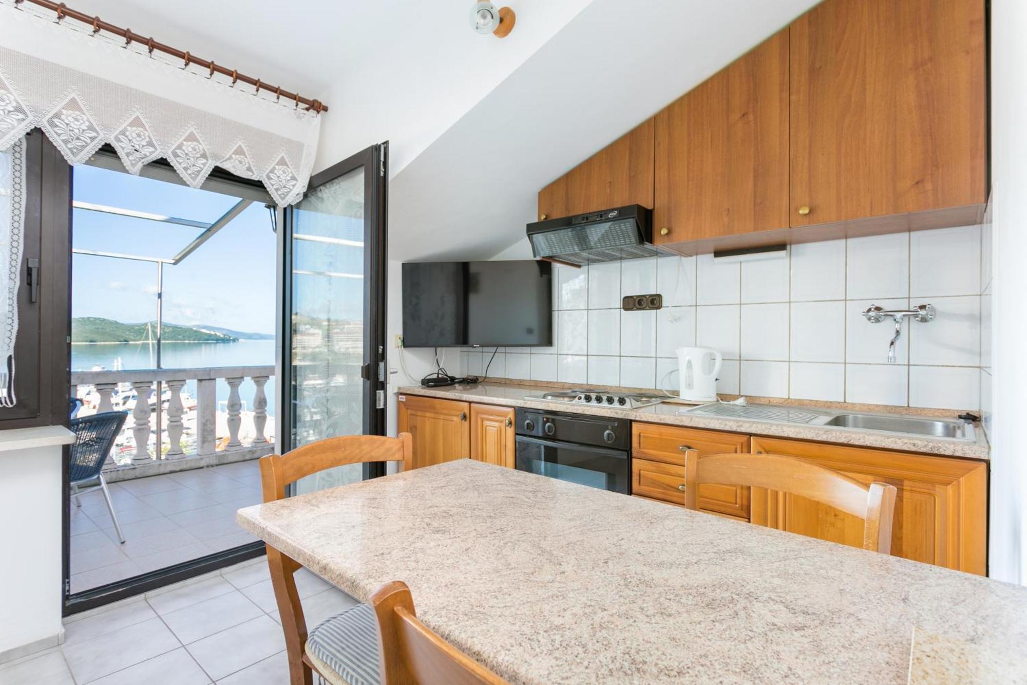 Seaside Apartments With A Swimming Pool Okrug Gornji, Ciovo - 11374 Trogir Ngoại thất bức ảnh
